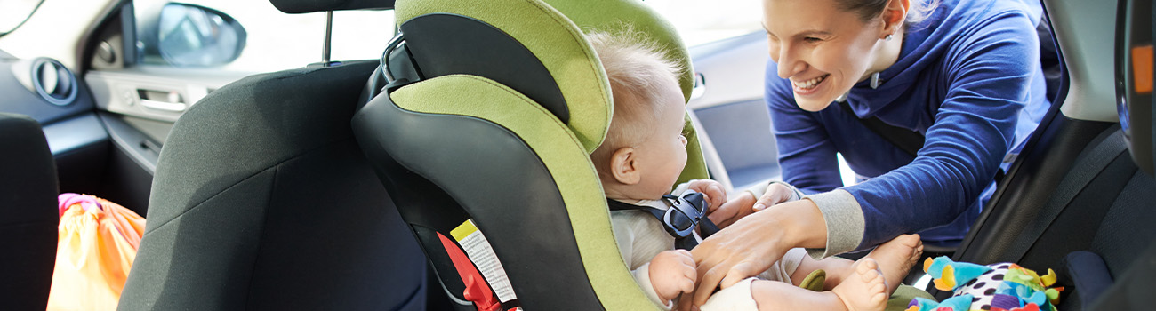 Protect children with car safety seats